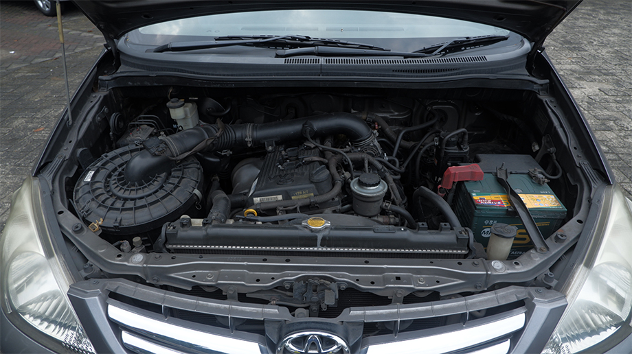TOYOTA INNOVA INNOVA 2.0 V AT BENSIN (OLD) AT 2010